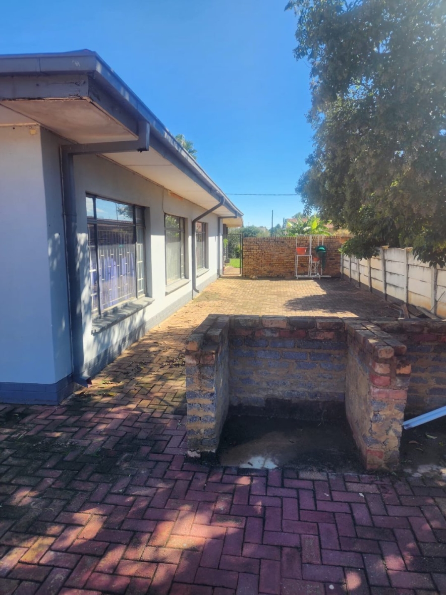 5 Bedroom Property for Sale in Meiringspark North West